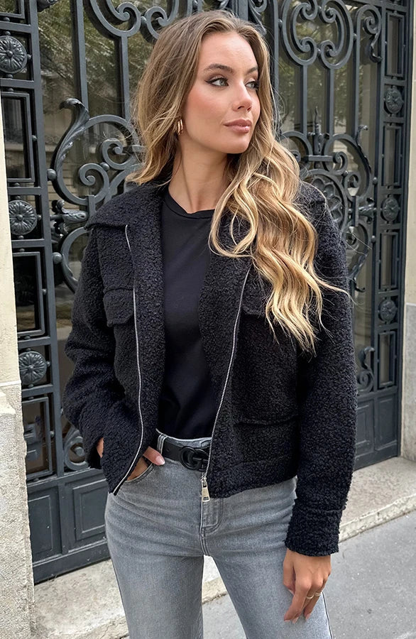 Liora Katana – Ponadczasowa klasa w nowoczesnym wydaniu