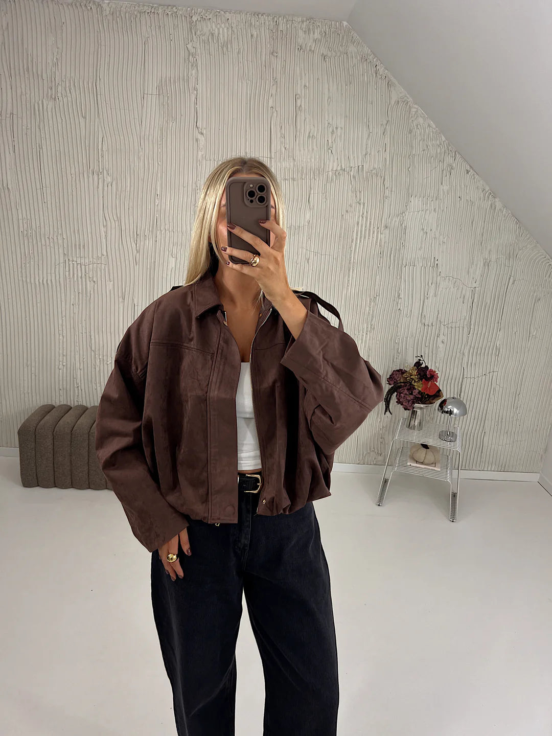 Mira Suede – Nowoczesna. Miękka. Ponadczasowa.