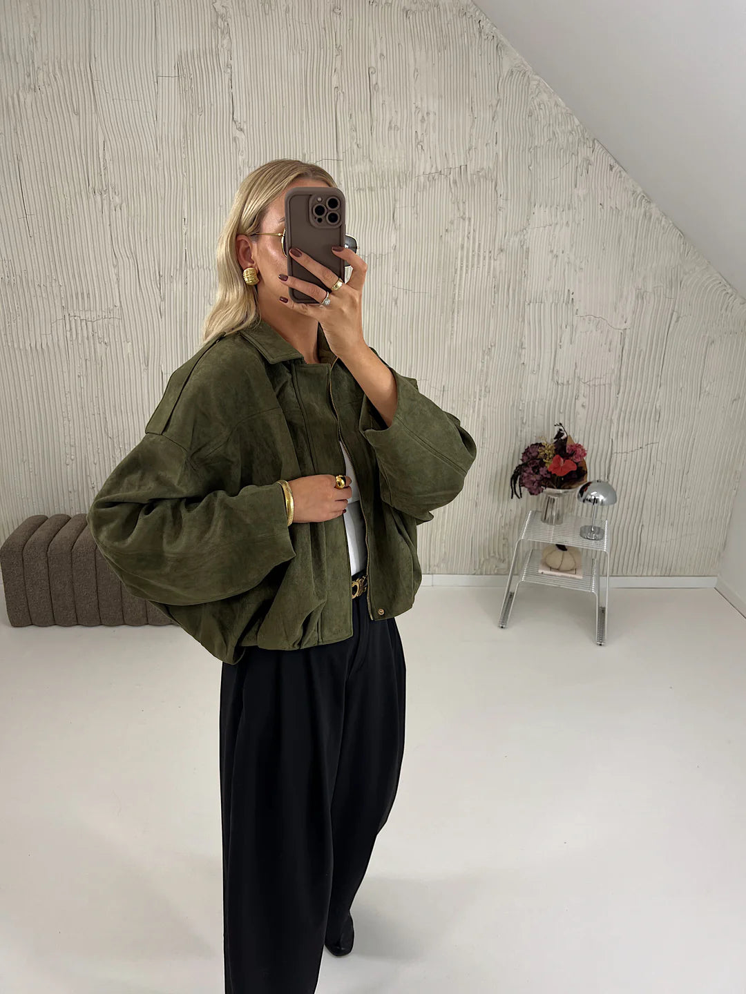 Mira Suede – Nowoczesna. Miękka. Ponadczasowa.