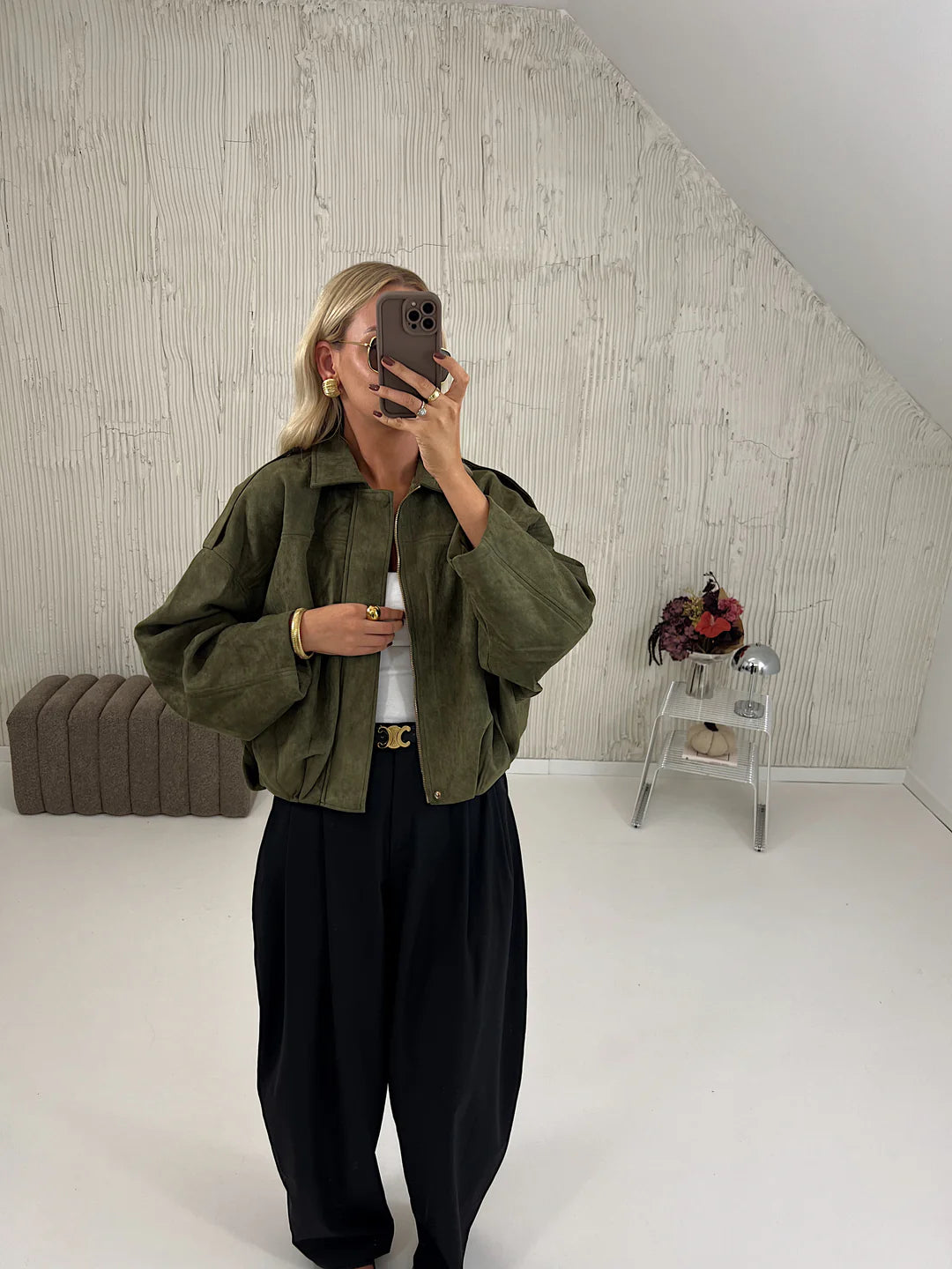 Mira Suede – Nowoczesna. Miękka. Ponadczasowa.