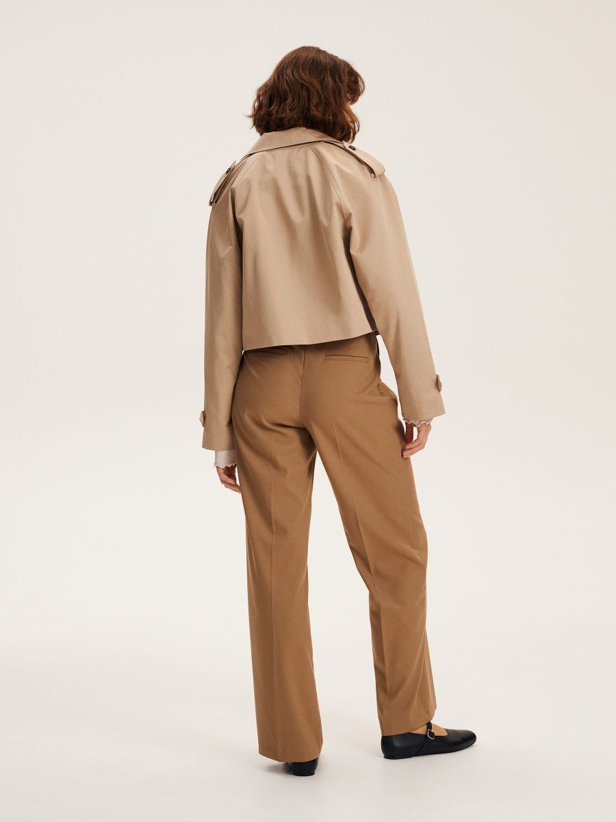 Celina Trench – Cropped. Nowoczesna. Z klasą.